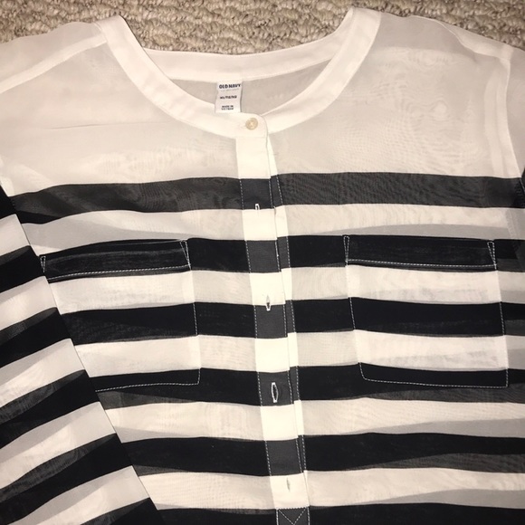 Old Navy Top - Picture 2 of 3